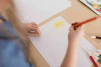 Детские рисунки украсят открытки «Новогодней почты» «Петербургского дневника»