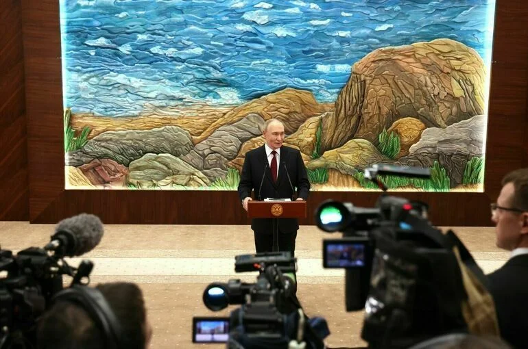 Путин: Признание Крыма и Донбасса территорией РФ будет темой переговоров с США