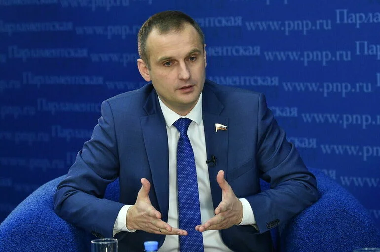 Депутат Леонов назвал главную цель наставничества в здравоохранении