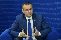 Депутат Леонов назвал главную цель наставничества в здравоохранении