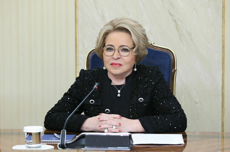 Матвиенко: Материнская любовь служит опорой и учит верить