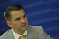 Одиноким родителям предлагают дать право уходить в отпуск в любое время
