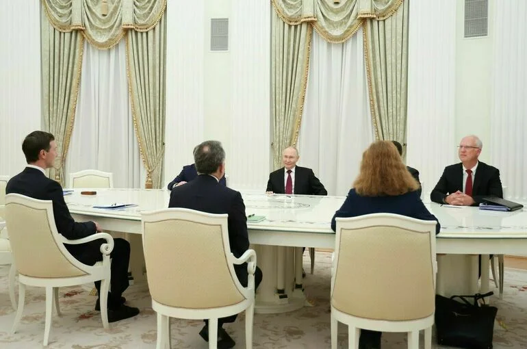 Reuters: Уиткофф и Кушнер проинформировали Трампа о переговорах с Путиным