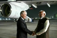 Моди лично встретил прилетевшего в Индию Путина