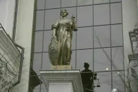 Верховный суд привлек дочь и внучку Долиной по делу о квартире