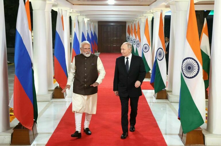 Ушаков: Неформальная беседа Путина и Моди продлилась более 2,5 часа