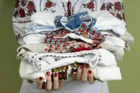 В красном, золотом и с фонариками: в чем встречать Год лошади 