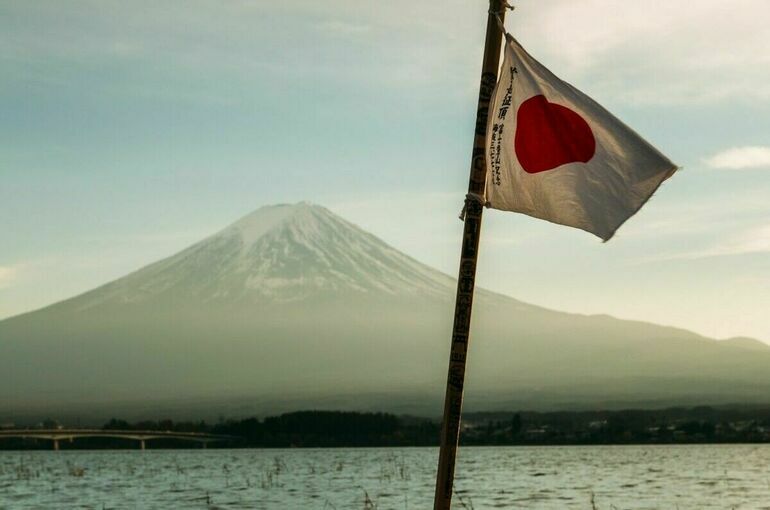 В Японии объявили угрозу цунами после землетрясения