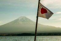 В Японии объявили угрозу цунами после землетрясения