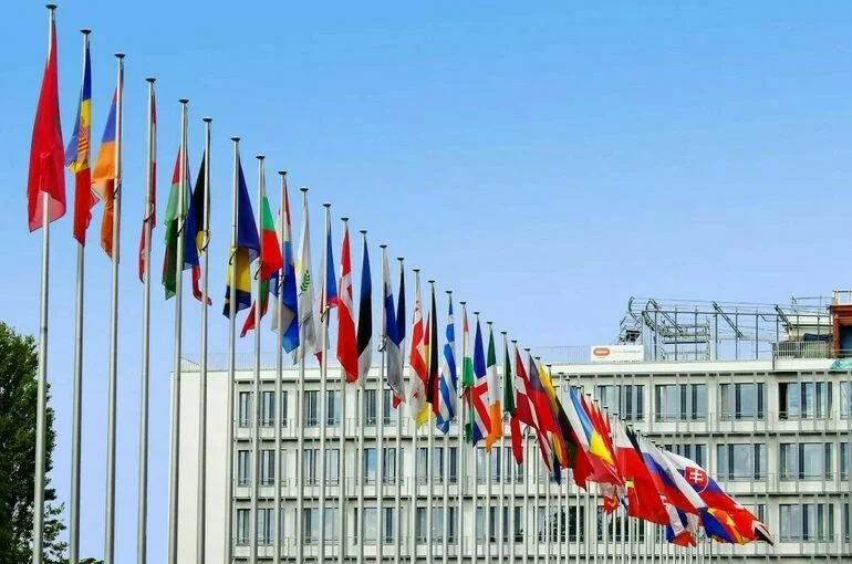 Глава МИД РФ: Лидеры стран ЕС тешат себя иллюзиями победить Россию