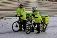 Петербург продлил запрет на работу мигрантов таксистами и курьерами до конца 2026 года