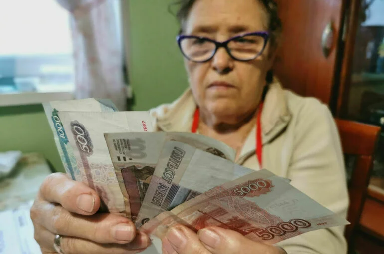 Путин: С 1 января страховые пенсии по старости проиндексируют на 7,6%