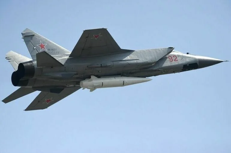 Российские военные ударили «Кинжалами» по ВПК и энергетике Украины 