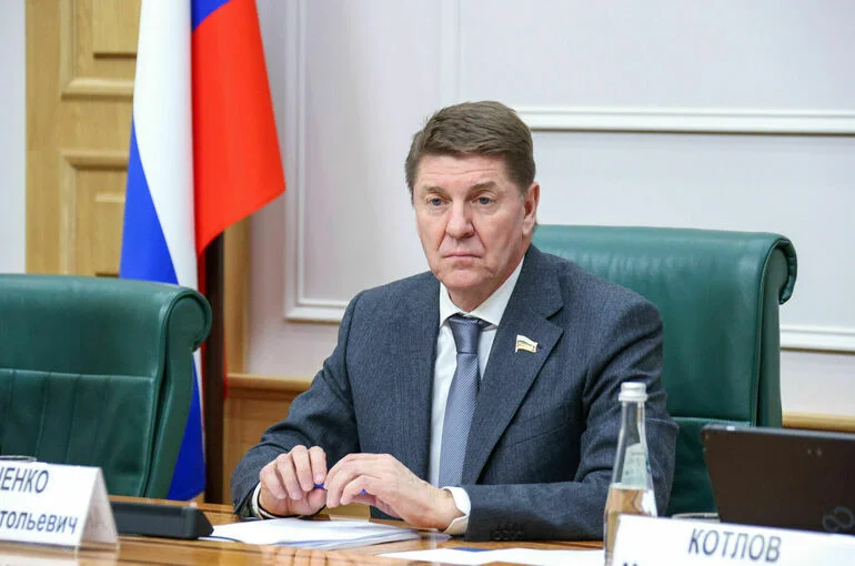 Сенатор рассказал о новом порядке отзыва лицензии у управляющих компаний