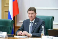 Сенатор рассказал о новом порядке отзыва лицензии у управляющих компаний