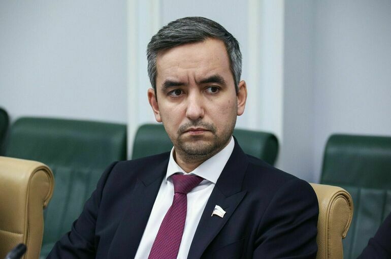 Сенатор рассказал, когда будет принят закон о запрете ставок по кредитным картам