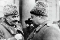 Почему генералы Красной армии носили полковничьи папахи  