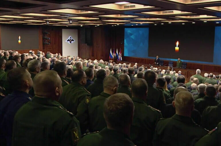 Путин объявил минуту молчания в память о погибших на СВО бойцах