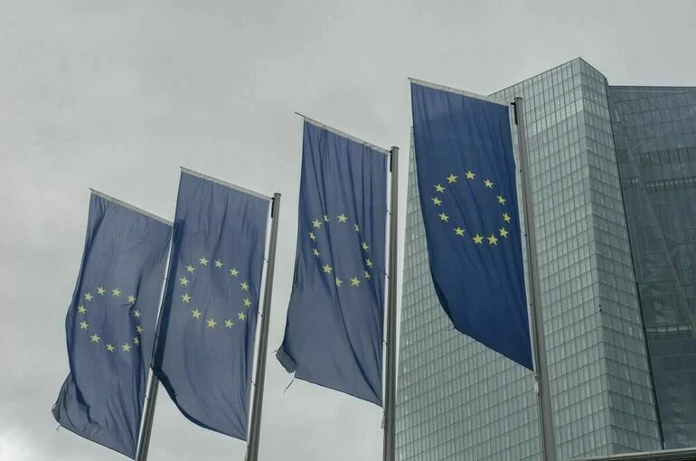 Еврокомиссия: Активы РФ будут заморожены, пока ЕС не примет обратного решения
