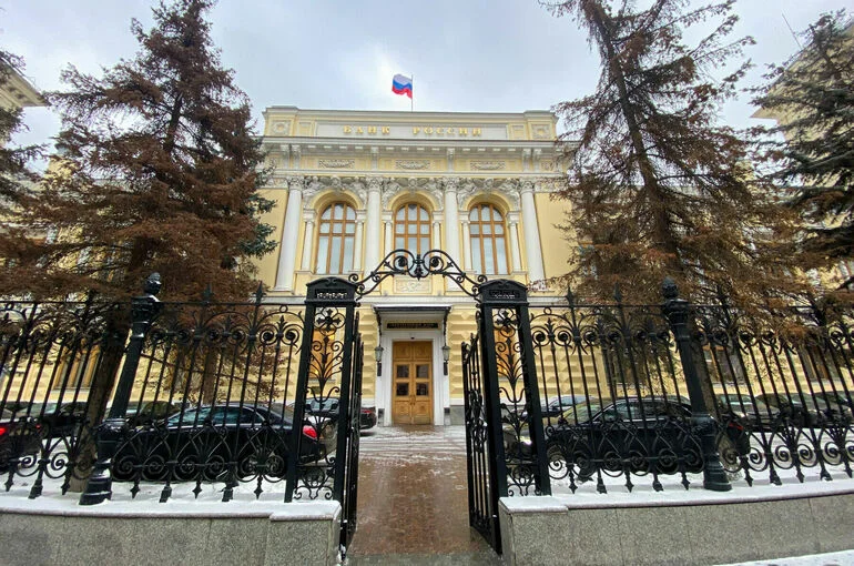 ЦБ будет взыскивать с банков ЕС убытки от блокировки и использования активов