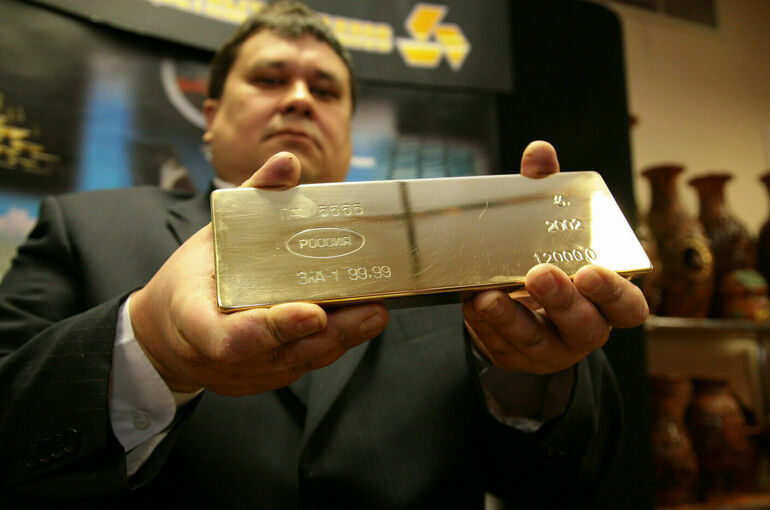 Стоимость унции золота впервые в истории превысила 4,4 тысячи долларов