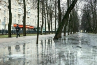 Синоптик рассказал, как долго в Москве продержится гололед