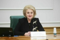 Сенатор Гумерова рассказала, как в России поддерживают студенческие семьи