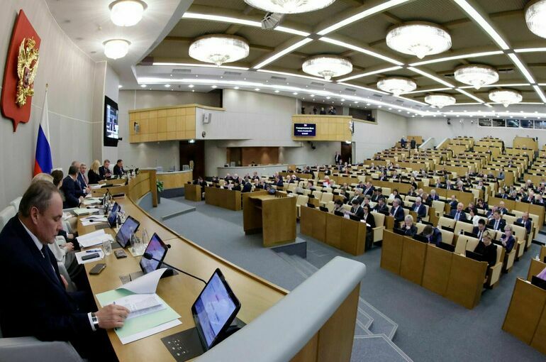 Володин передал депутатам пожелания от Путина