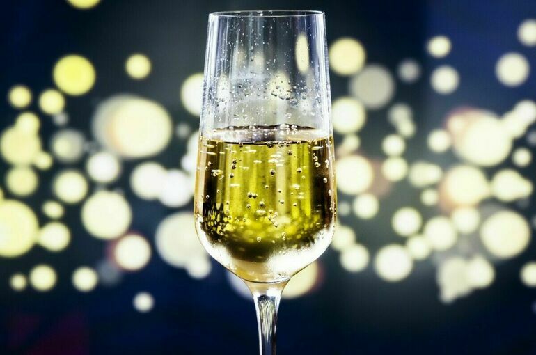 В Общественной палате поддержали идею переименовать «детское шампанское»