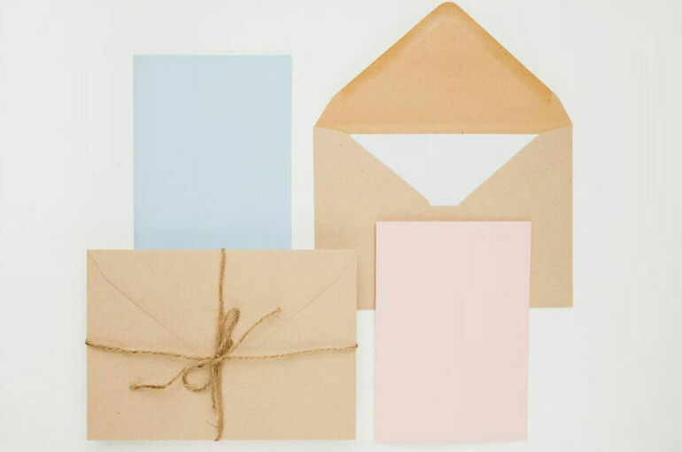 За три дня работы «Новогодней почты» в Петербурге разослали 11 тысяч открыток