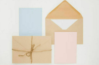 За три дня работы «Новогодней почты» в Петербурге разослали 11 тысяч открыток