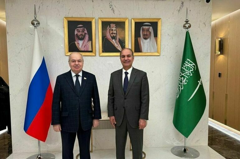 Сенатор Умаханов обсудил с послом Саудовской Аравии подготовку хаджа