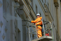 Собянин заявил о нехватке 500 тысяч работников в Москве