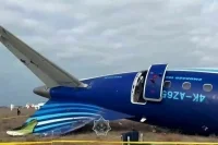 Власти Казахстана сообщили о расшифровке бортовых самописцев самолета AZAL