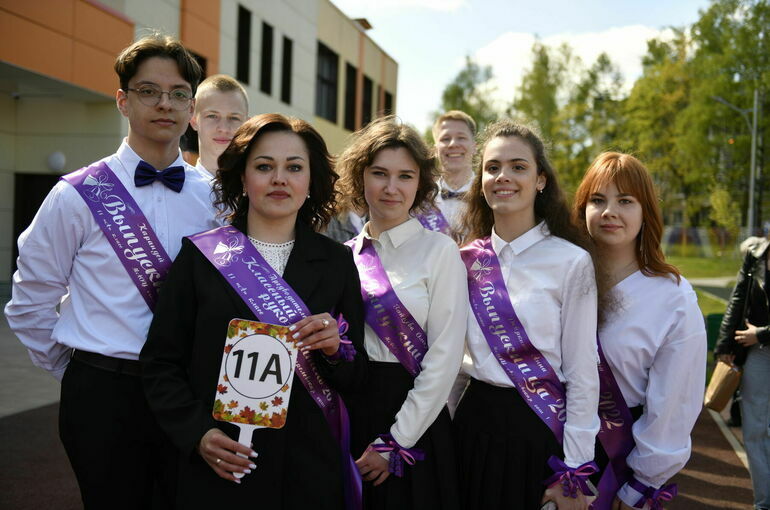 Условия вручения медалей школьникам из новых регионов предложили продлить на год