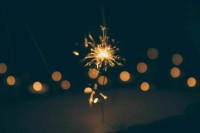 Причиной пожара с 40 погибшими на элитном курорте в Швейцарии могли стать свечи-фонтаны