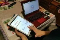 Неплательщики алиментов и нелегальные такси: о чем можно узнать на «Госуслугах»