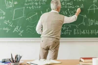 Для преподавателей вузов в регионах предложили ввести повышенные надбавки