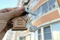 Адвокат Лурье получила ключи от бывшей квартиры Долиной