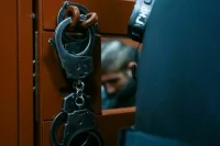 В Госдуму внесли законопроект о запрете перевода подозреваемых в другой регион