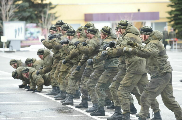 Уволенных за провал испытания росгвардейцев лишат премии за последний месяц