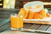 Какие опасности таят свежевыжатые соки