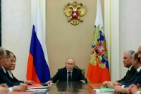 Путин обсудил с Совбезом меры по борьбе с паводками и безопасность в сфере связи