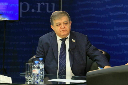 Сенатор Джабаров объяснил желание Латвии и Эстонии наладить связи с РФ суровой зимой