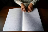 К сайтам госорганов установили требования для инвалидов по зрению