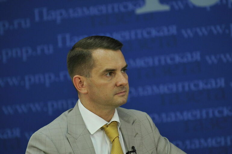 Депутат призвал МВД рассмотреть вопрос ограничения парковки коммерческого транспорта