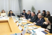 Котяков: Новая система оплаты труда должна устранить перекосы