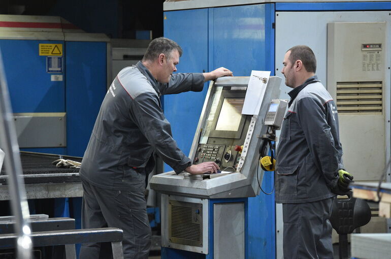 Время простоя по вине работодателя предложили оплачивать в полном объеме