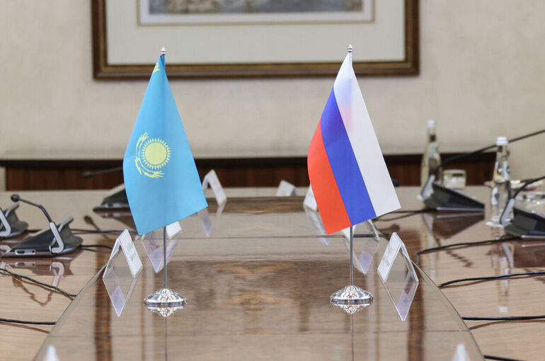 В новой конституции Казахстана сохранили официальный статус русского языка