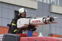 На парковке в Москве загорелся автомобиль